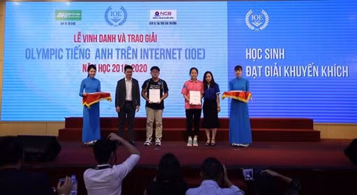 Vinh danh và trao giải Olympic tiếng Anh trên Internet (IOE) năm học 2019-2020 ảnh 1