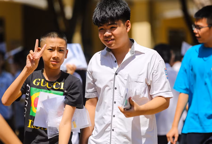 Nghệ An: Đề Toán "giảm tải", thí sinh phấn khởi hoàn thành kỳ thi vào lớp 10 ảnh 3