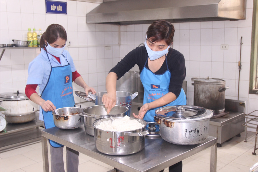Công đoàn GD Nghệ An: Kêu gọi ủng hộ cán bộ, nhà giáo bị ảnh hưởng do dịch bệnh ảnh 2 Công đoàn GD Nghệ An: Kêu gọi ủng hộ cán bộ, nhà giáo bị ảnh hưởng do dịch bệnh ảnh 2