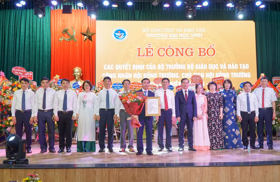 Công bố Chủ tịch Hội đồng trường, Hiệu trưởng Trường ĐH Vinh nhiệm kỳ 2020-2025 ảnh 2