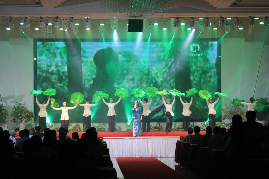 Nghệ An long trọng tổ chức Lễ kỷ niệm 130 năm ngày sinh Chủ tịch Hồ Chí Minh ảnh 3