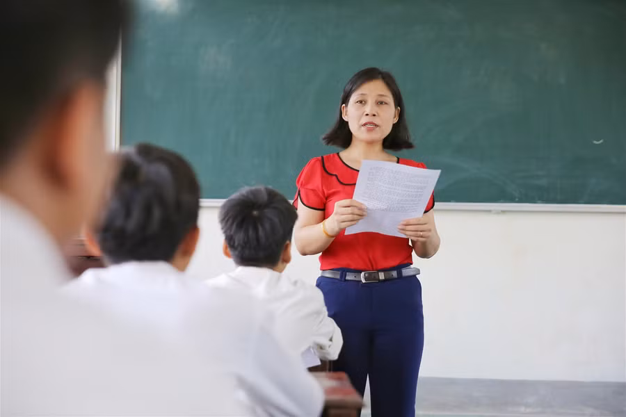 Gần 36.000 thí sinh Nghệ An bước vào môn cuối tuyển sinh vào lớp 10 trong nắng nóng gay gắt ảnh 2