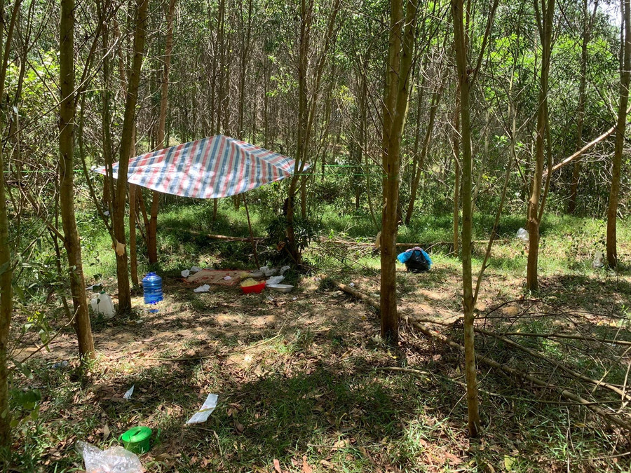 Vụ bé trai 5 tuổi tử vong ở Nghệ An: Khởi tố, bắt tạm giam nam sinh lớp 11 về tội Giết người Vụ bé trai 5 tuổi tử vong ở Nghệ An: Khởi tố, bắt tạm giam nam sinh lớp 11 về tội Giết người