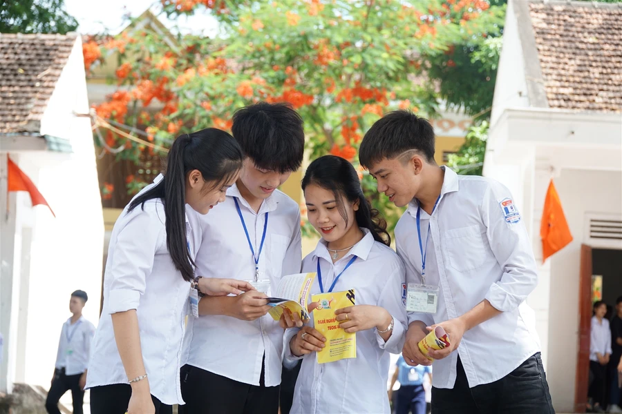 Trường THPT ngoài công lập tại Nghệ An "loay hoay" tìm... học sinh