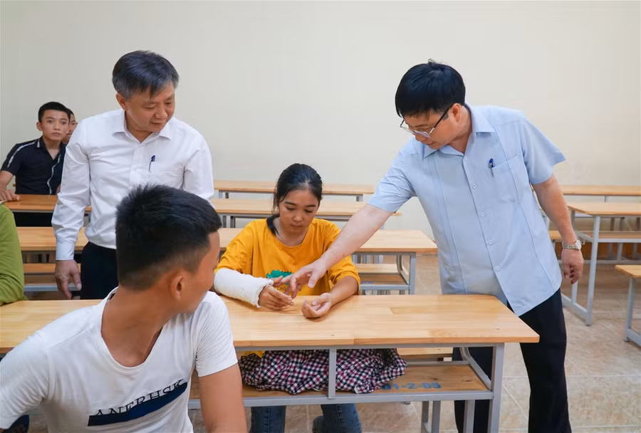 Nghệ An: Tổ chức thi vào 10 nghiêm túc nhưng không tạo áp lực cho thí sinh ảnh 7