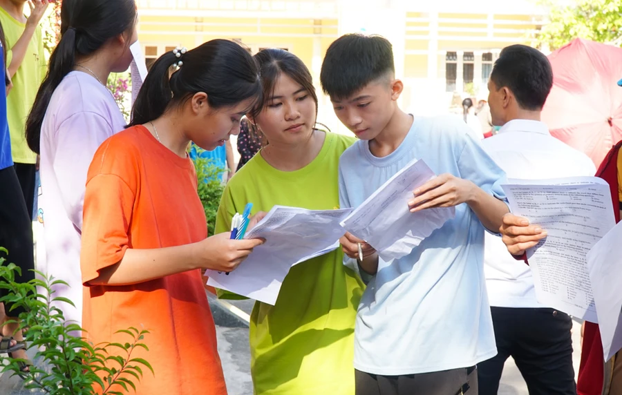 Nghệ An: Khó đạt điểm tuyệt đối đề tiếng Anh thi vào lớp 10