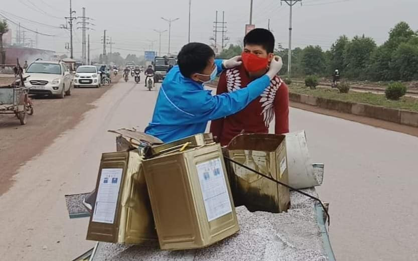 Sáng gương người thầy làm tốt tuyên truyền phòng chống dịch Covid-19 ảnh 4 Sáng gương người thầy làm tốt tuyên truyền phòng chống dịch Covid-19 ảnh 4