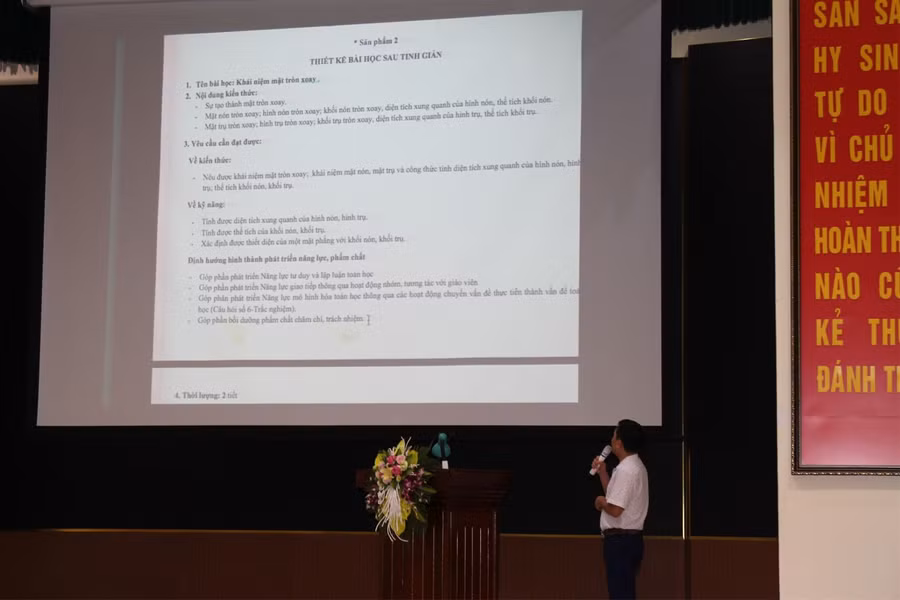 Tập huấn tinh giản và xây dựng kế hoạch môn học đáp ứng Chương trình GDPT 2018 ảnh 2