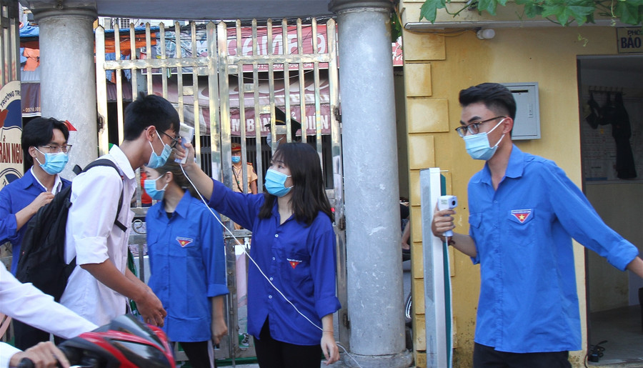 Một kỳ thi nghiêm túc và ấm tình người ảnh 2 Một kỳ thi nghiêm túc và ấm tình người ảnh 2
