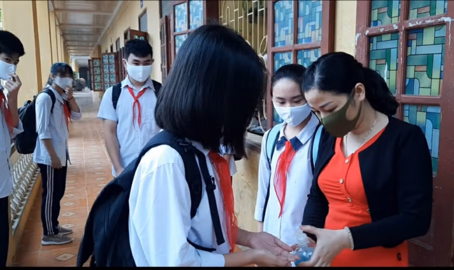 Hải Phòng: Gần 45 nghìn học sinh lớp 9 và lớp 12 hào hứng đi học trở lại ảnh 2