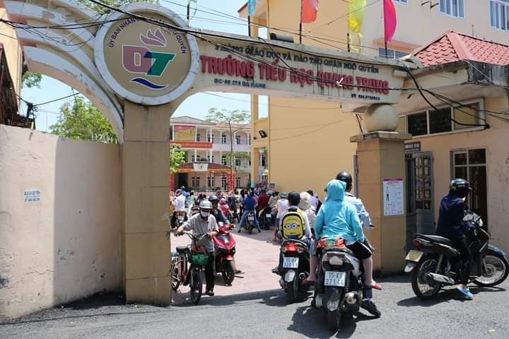 Hải Phòng: Yêu cầu không khóa cổng để học sinh không bán trú đi học sớm được vào trường