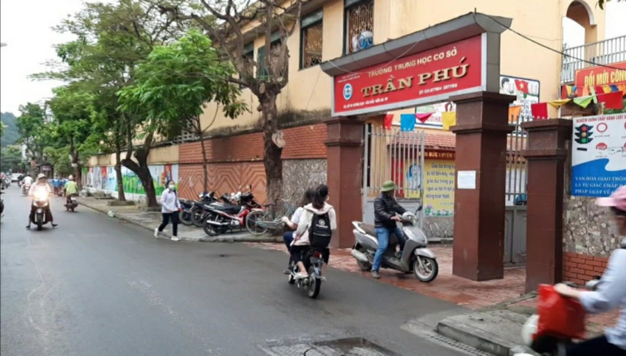 Hải Phòng: Gần 45 nghìn học sinh lớp 9 và lớp 12 hào hứng đi học trở lại ảnh 1 Hải Phòng: Gần 45 nghìn học sinh lớp 9 và lớp 12 hào hứng đi học trở lại ảnh 1