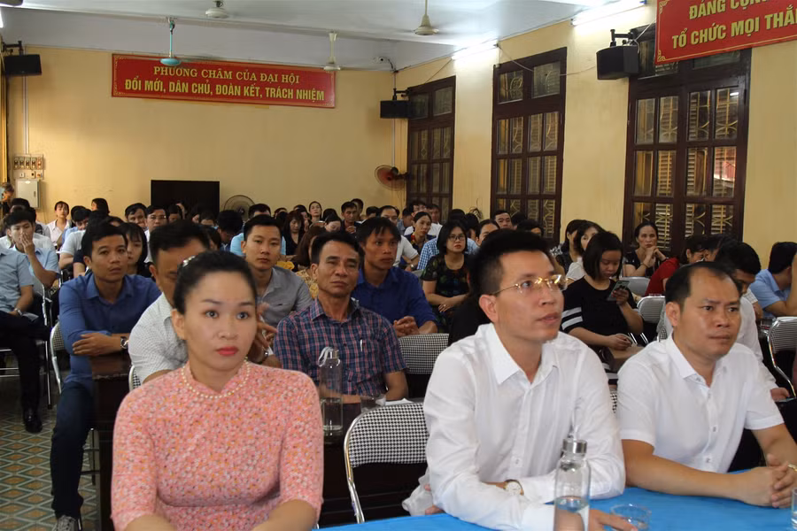 Cán bộ, giáo viên thành phố biển được tập huấn phòng chống đuối nước ảnh 2