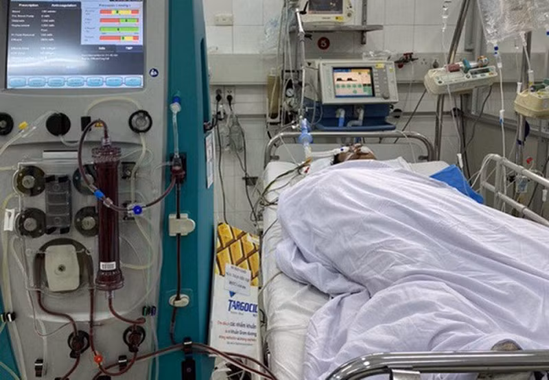 Mong những tấm lòng chia sẻ một tình nguyện viên chống dịch Covid-19 gặp tai nạn nguy kịch ảnh 1