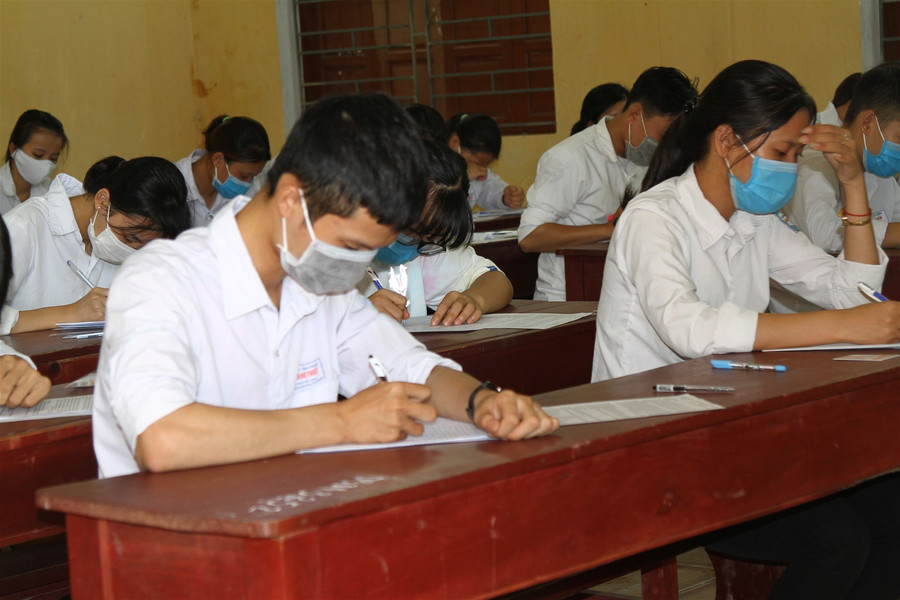 Một kỳ thi nghiêm túc và ấm tình người ảnh 1