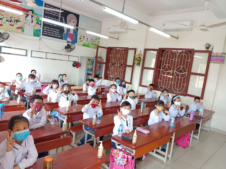 Hải Phòng: Ngày đầu toàn học sinh đi học, tách lớp phân ca đảm bảo giãn cách ảnh 2 Hải Phòng: Ngày đầu toàn học sinh đi học, tách lớp phân ca đảm bảo giãn cách ảnh 2