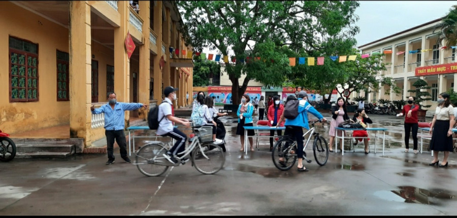 Hải Phòng: Gần 45 nghìn học sinh lớp 9 và lớp 12 hào hứng đi học trở lại ảnh 3 Hải Phòng: Gần 45 nghìn học sinh lớp 9 và lớp 12 hào hứng đi học trở lại ảnh 3