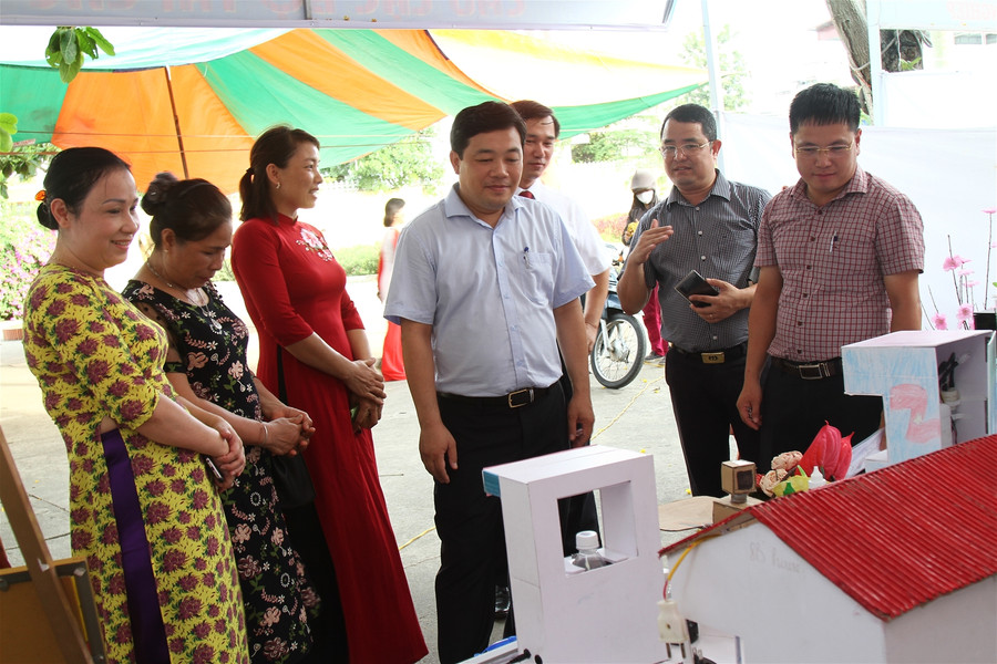 Dạy học STEM "Trao tri thức - Ươm tài năng" ảnh 2