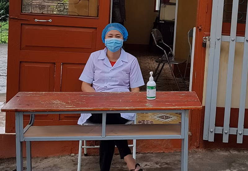 Yên Bái: Thầy cô hối hả dọn dẹp, khử khuẩn trường lớp đón trò trở lại ảnh 1