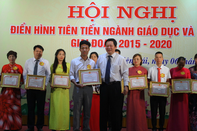 Yên Bái tuyên dương 121 điển hình ngành Giáo dục giai đoạn 2015-2020 ảnh 3 Yên Bái tuyên dương 121 điển hình ngành Giáo dục giai đoạn 2015-2020 ảnh 3