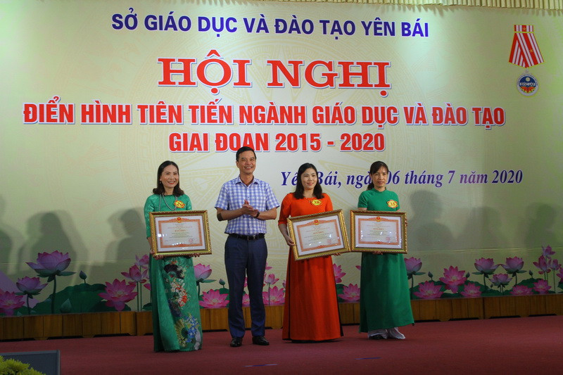 Yên Bái tuyên dương 121 điển hình ngành Giáo dục giai đoạn 2015-2020 ảnh 2 Yên Bái tuyên dương 121 điển hình ngành Giáo dục giai đoạn 2015-2020 ảnh 2