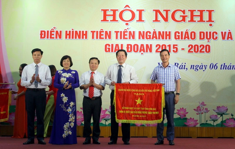 Yên Bái tuyên dương 121 điển hình ngành Giáo dục giai đoạn 2015-2020