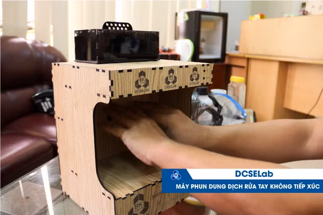 Trường ĐH Bách khoa TP.HCM giới thiệu nhiều sản phẩm công nghệ phòng chống Covid-19 ảnh 5