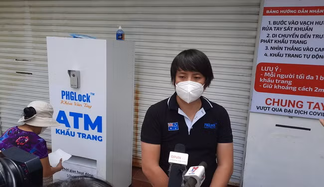 Người Sài Gòn xúc động khi có "ATM khẩu trang" miễn phí ảnh 12