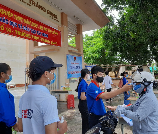 Mùa tiếp sức đặc biệt của tình nguyện viên ảnh 9 Mùa tiếp sức đặc biệt của tình nguyện viên ảnh 9