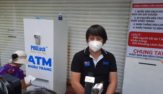Người Sài Gòn xúc động khi có "ATM khẩu trang" miễn phí ảnh 12