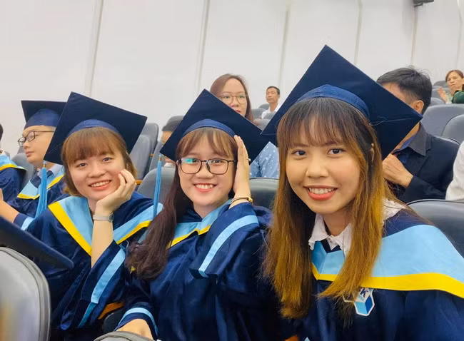 Nữ sinh tài năng "săn" thành công 3 học bổng trong 4 năm đại học