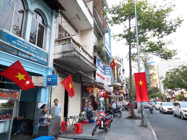 Không gian hiếm gặp ở Sài Gòn trước lễ 30/4 ảnh 6