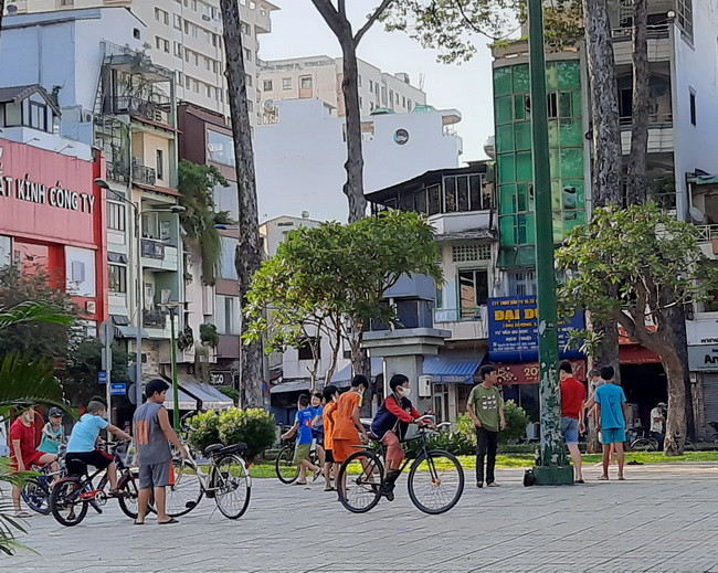 Không gian hiếm gặp ở Sài Gòn trước lễ 30/4 ảnh 15