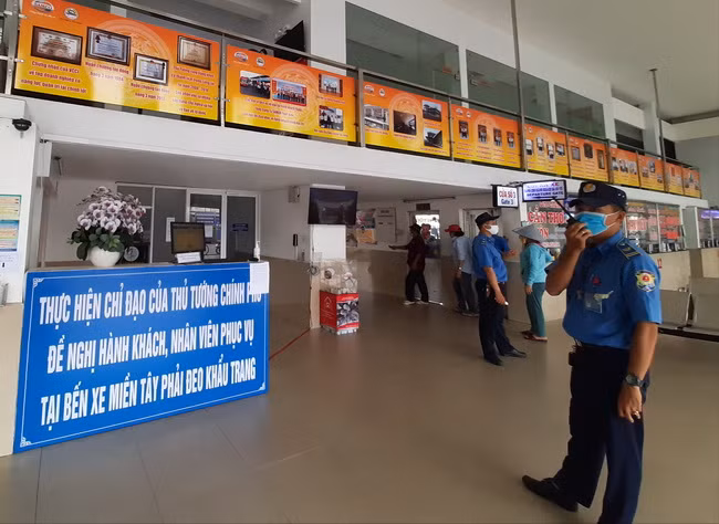 TP.HCM lập 62 chốt, trạm kiểm tra chống dịch Covid-19