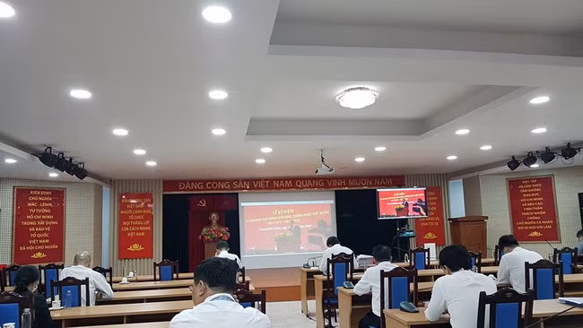 TP.HCM kỷ niệm 45 năm Ngày Giải phóng miền Nam thống nhất đất nước ảnh 4