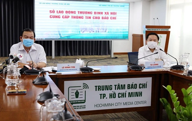 TP.HCM: Hỗ trợ người bán vé số, giáo viên mầm non... từ Quỹ chống dịch Covid-19