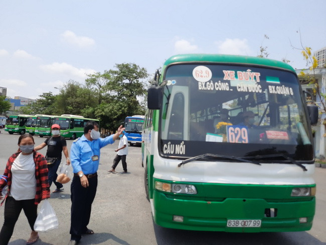 TP.HCM: 69 tuyến xe buýt hoạt động trở lại từ 4/5, 27 tuyến tạm ngưng