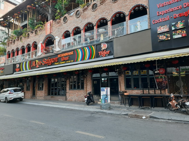 Không gian hiếm gặp ở Sài Gòn trước lễ 30/4 ảnh 10