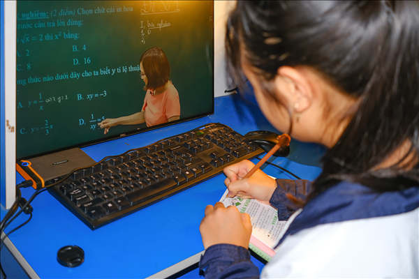 Dạy học online ở TP Hạ Long (Quảng Ninh): Thay đổi tích cực từ thí điểm đến đại trà ảnh 1 Dạy học online ở TP Hạ Long (Quảng Ninh): Thay đổi tích cực từ thí điểm đến đại trà ảnh 1