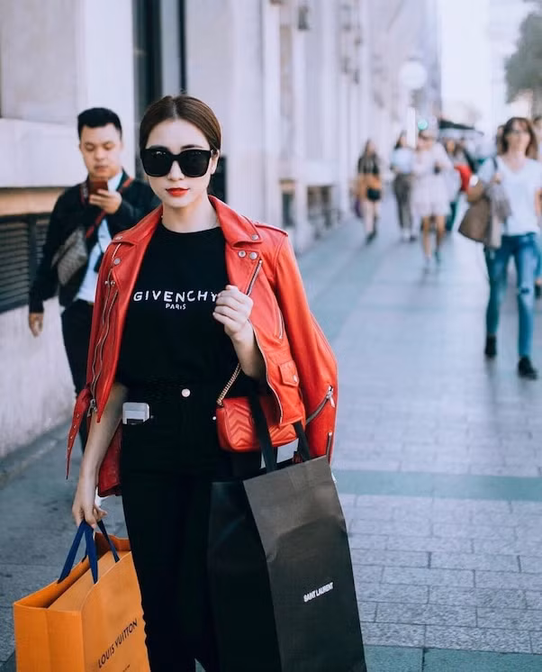 Loạt mỹ nhân 1995 Hoàng Yến Chibi, Á hậu Huyền My giàu cỡ nào? ảnh 7