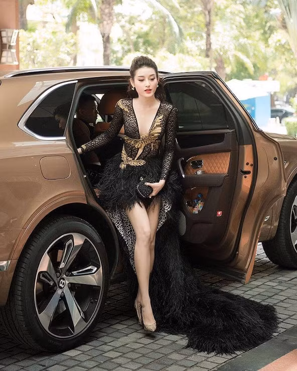 Loạt mỹ nhân 1995 Hoàng Yến Chibi, Á hậu Huyền My giàu cỡ nào? ảnh 13