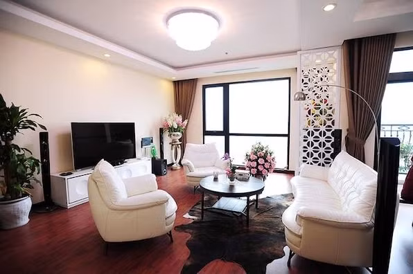 Loạt mỹ nhân 1995 Hoàng Yến Chibi, Á hậu Huyền My giàu cỡ nào? ảnh 11