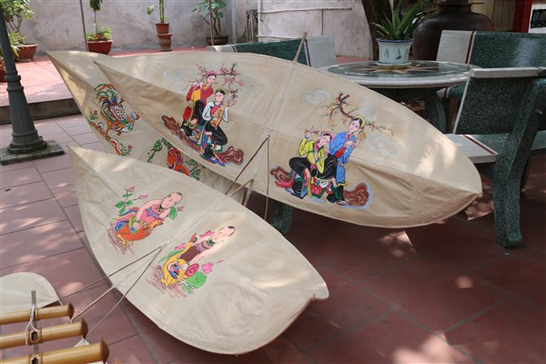 Đưa tranh dân gian lên cánh diều cũng là cách để người Kẻ Bá giữ hồn dân tộc.