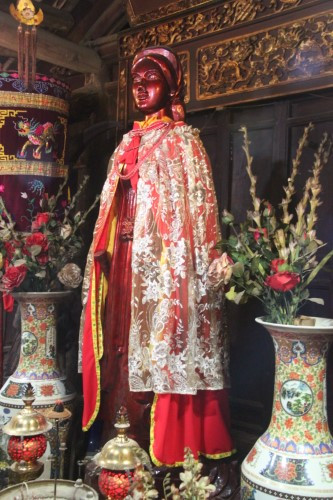 Cô gái nhắc nhở vua Lê nhớ gốc ruộng đồng ảnh 2