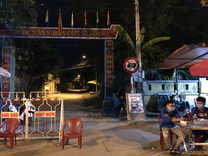 “Giấu” gia đình đi chống dịch ảnh 2