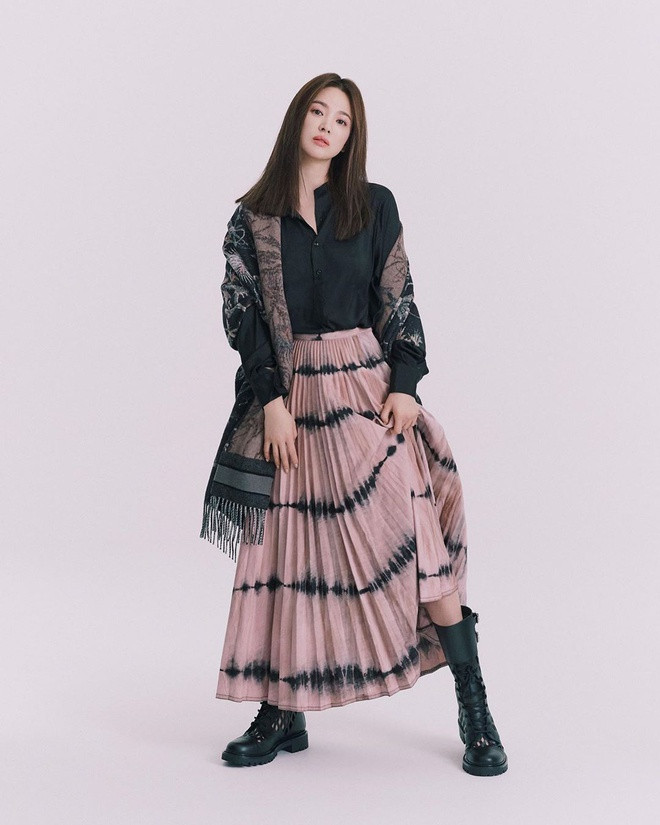 Lần hiếm hoi Song Hye Kyo diện váy ngắn gợi cảm ảnh 7