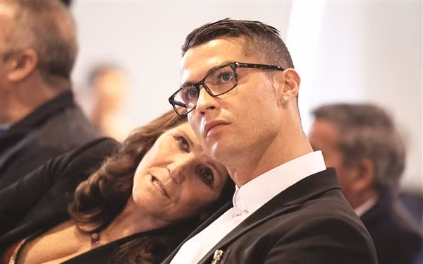 Với Ronaldo, mẹ anh là người phụ nữ quan trọng nhất cuộc đời.
