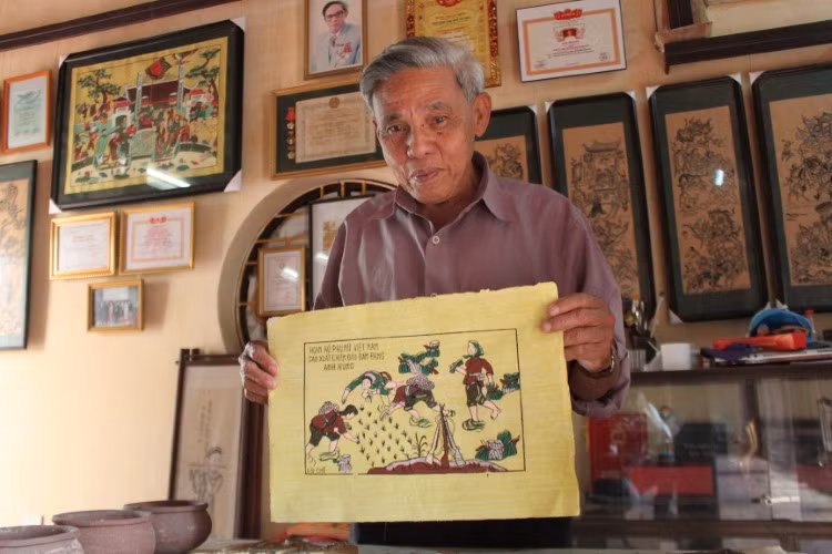 Ông Chế và mẫu tranh Đông Hồ mới nhất.