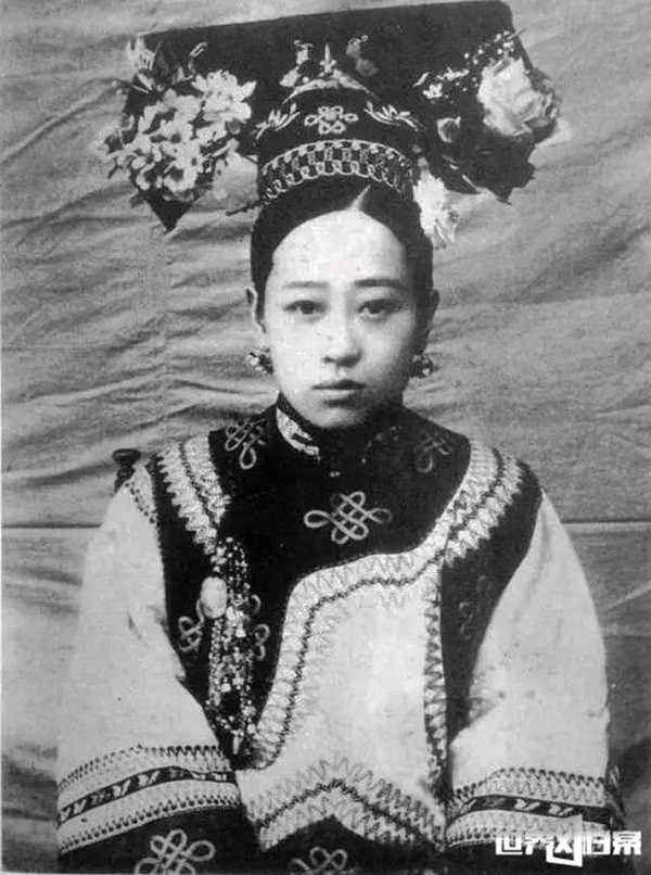 Vị cách cách xinh đẹp Từ Hi Thái Hậu sủng ái đến mức không cho phép ở cạnh chồng là ai? Vị cách cách xinh đẹp Từ Hi Thái Hậu sủng ái đến mức không cho phép ở cạnh chồng là ai?