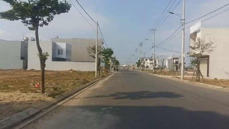 Bất động sản sơ cấp “ngược dòng” tăng giá ảnh 1